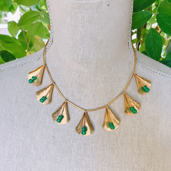 VTG Mid Century Modernist Gold Tone Necklace Green Glass Beads Sculptural Artful - Picture 6 of 12